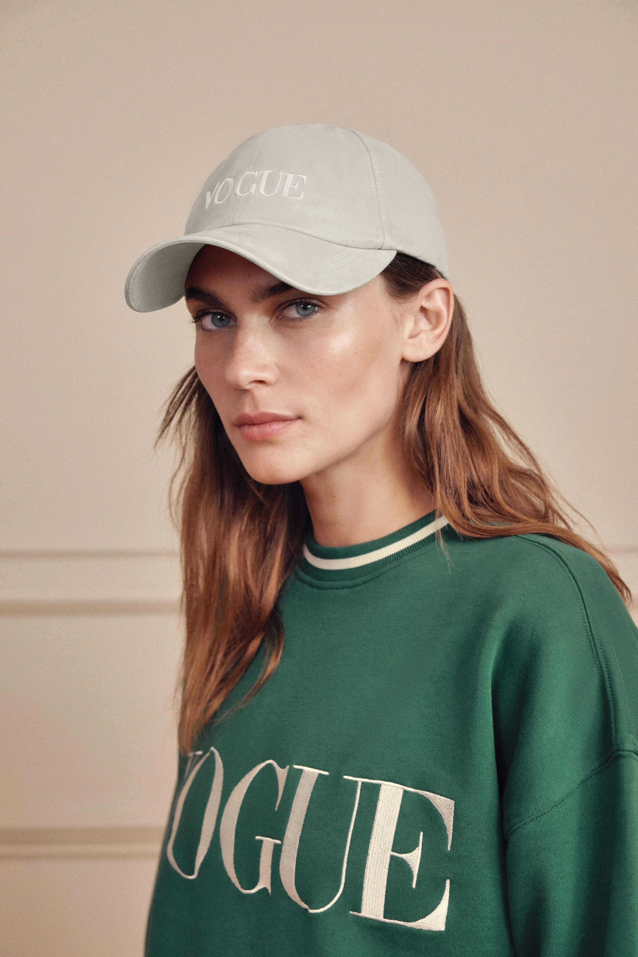 VOGUE Cap Chateau Gray Embroidered Logo - Image 6