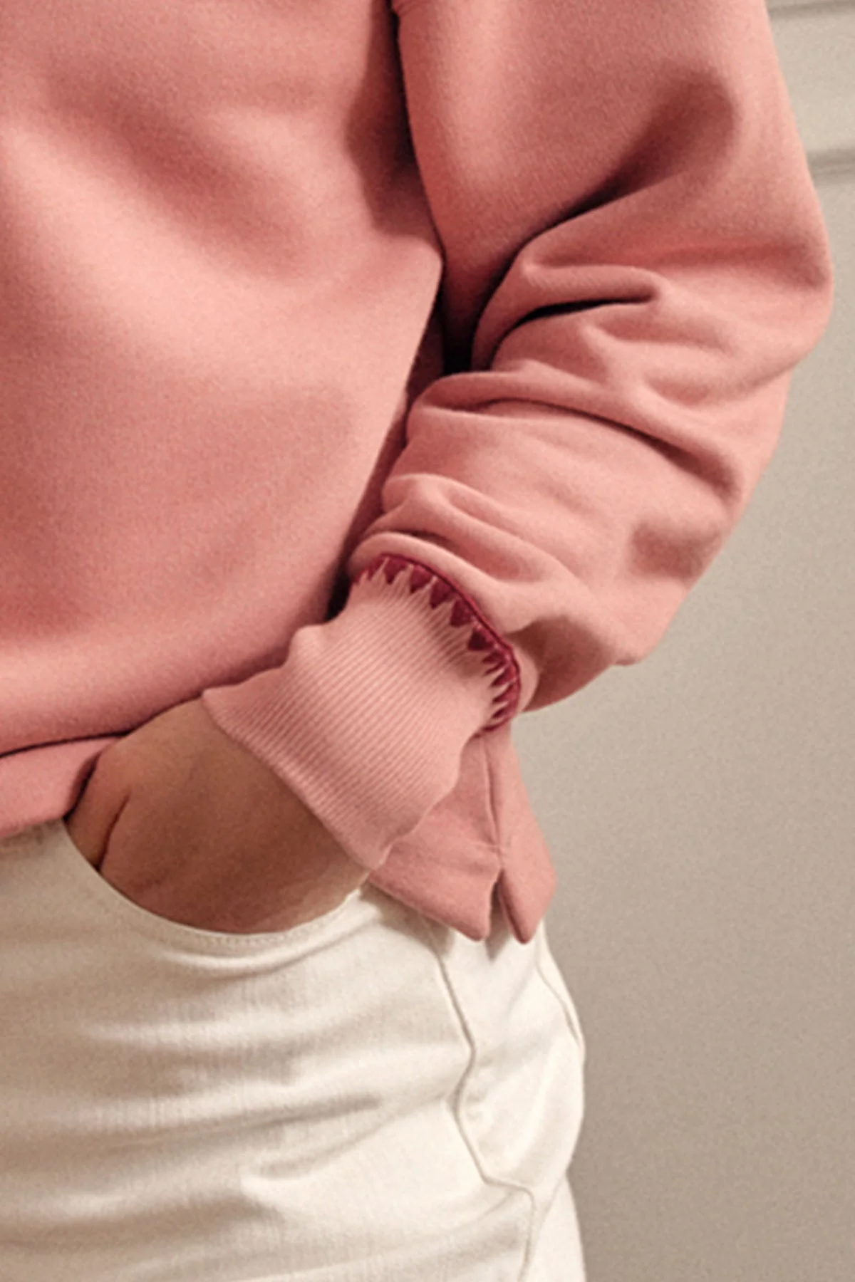 VOGUE Cropped Sweatshirt Ash Rose - Image 5