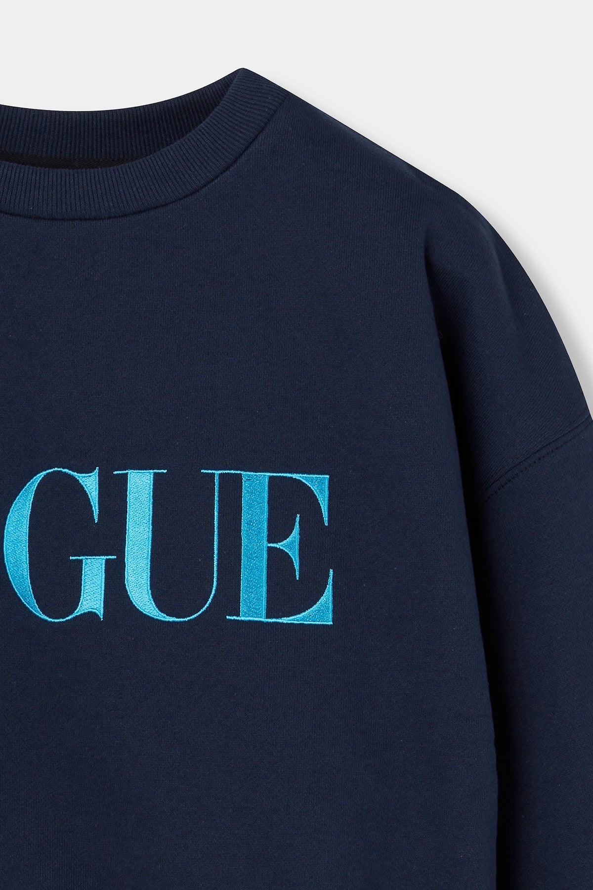 『VOGUE』ロゴ クロップドスウェット ネイビー×スカイブルー - Image 6