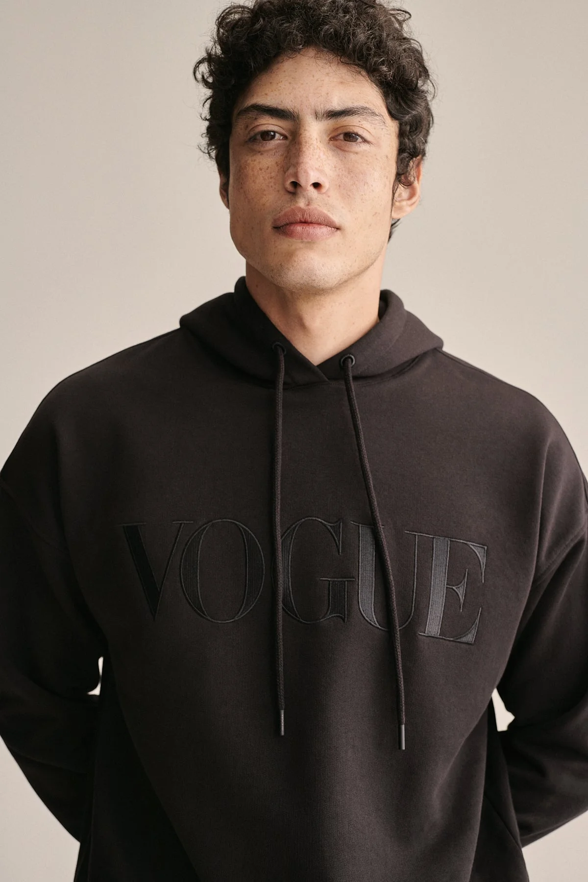 VOGUE Hoodie Black Tonal Embroidered Logo - Image 5