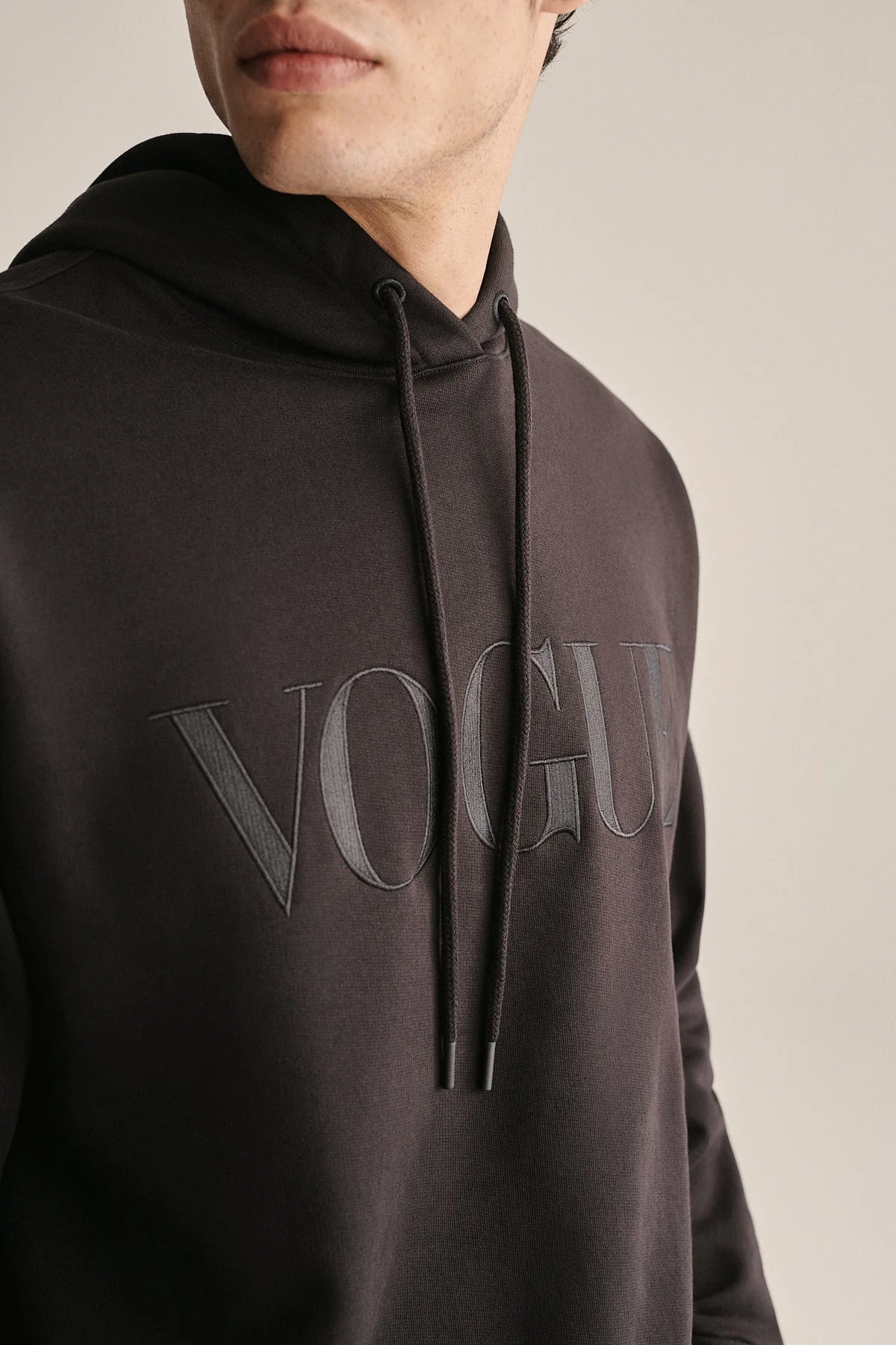VOGUE Hoodie Black Tonal Embroidered Logo - Image 6