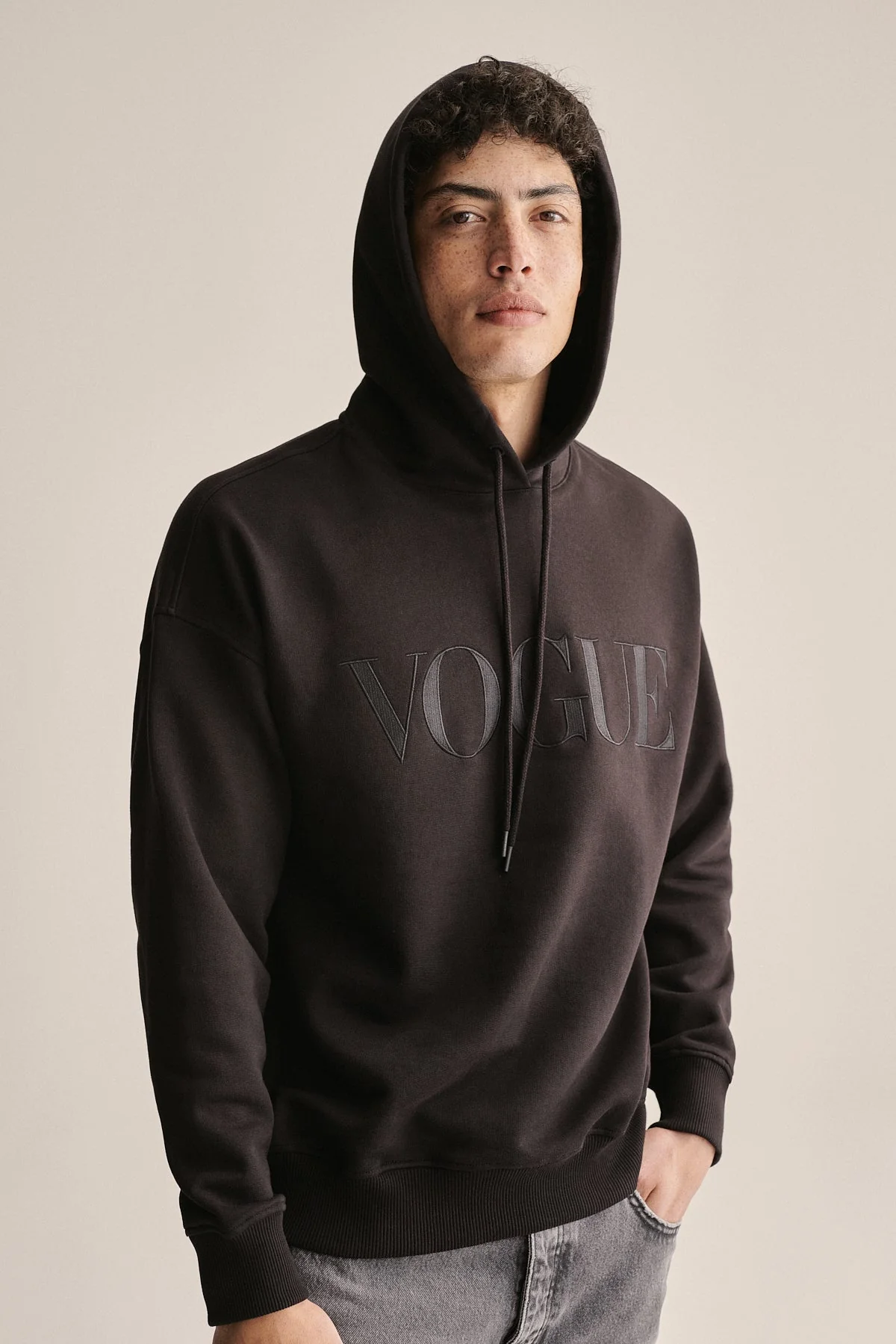 VOGUE Hoodie Black Tonal Embroidered Logo - Image 7