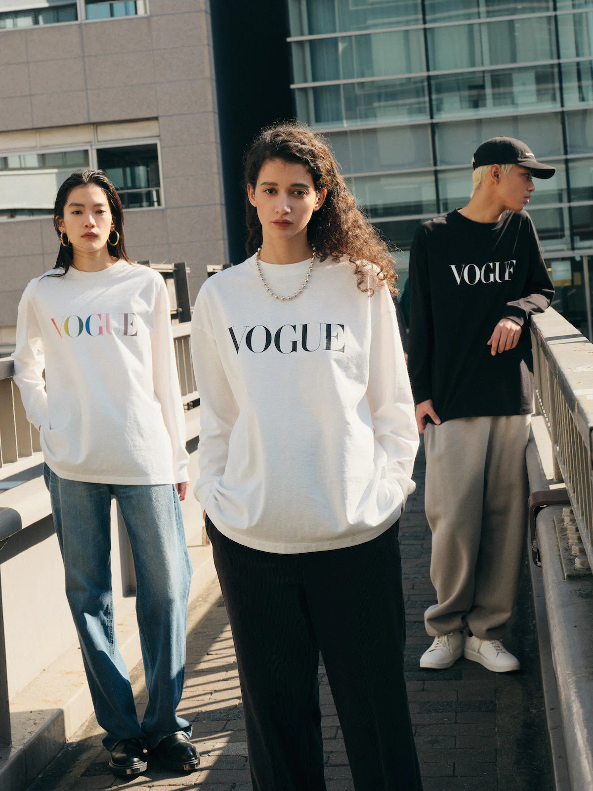 『VOGUE』ロゴ ロングTシャツ ブラック - Image 3