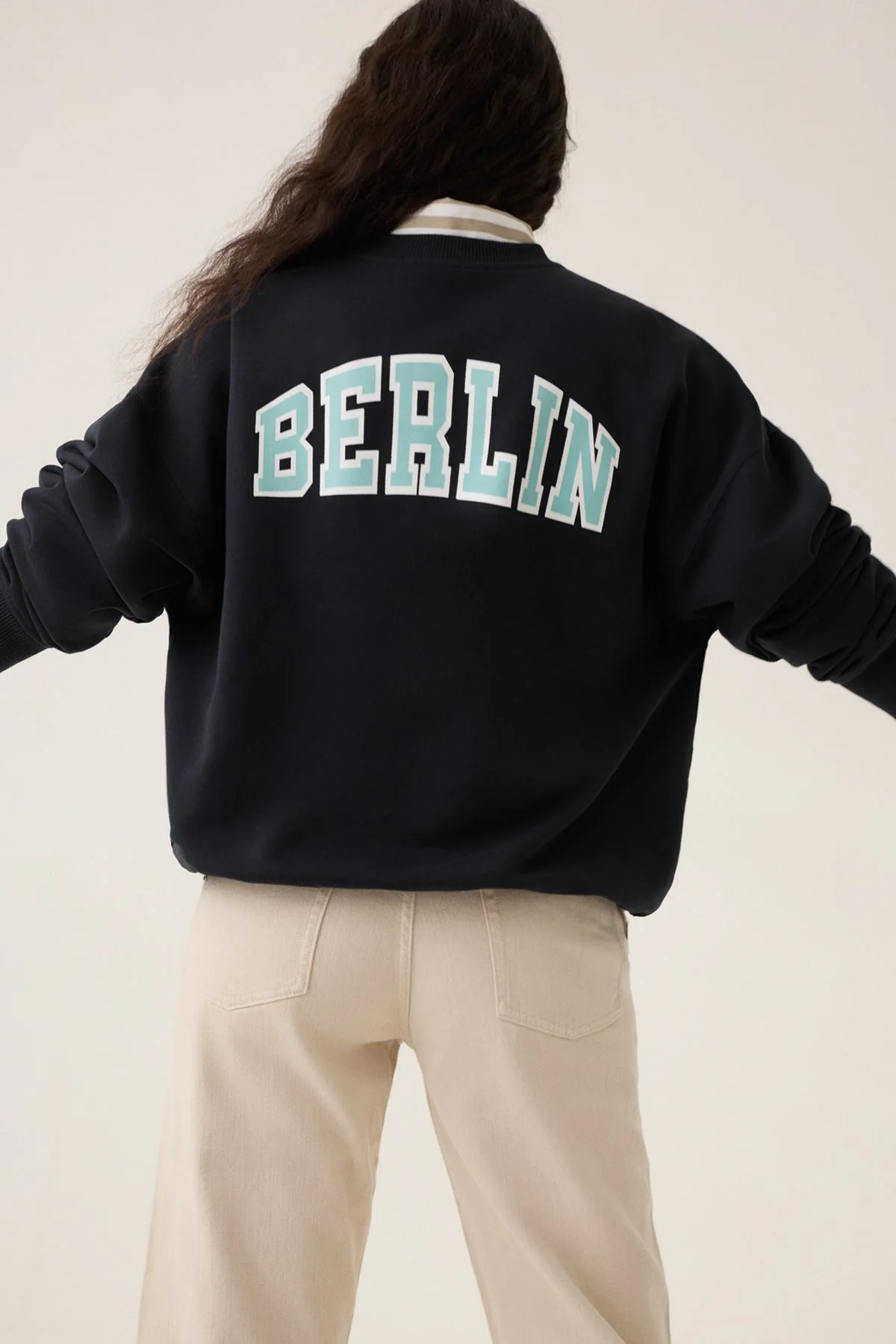VOGUE Sweatshirt Berlin | Limited Edition - Image 2