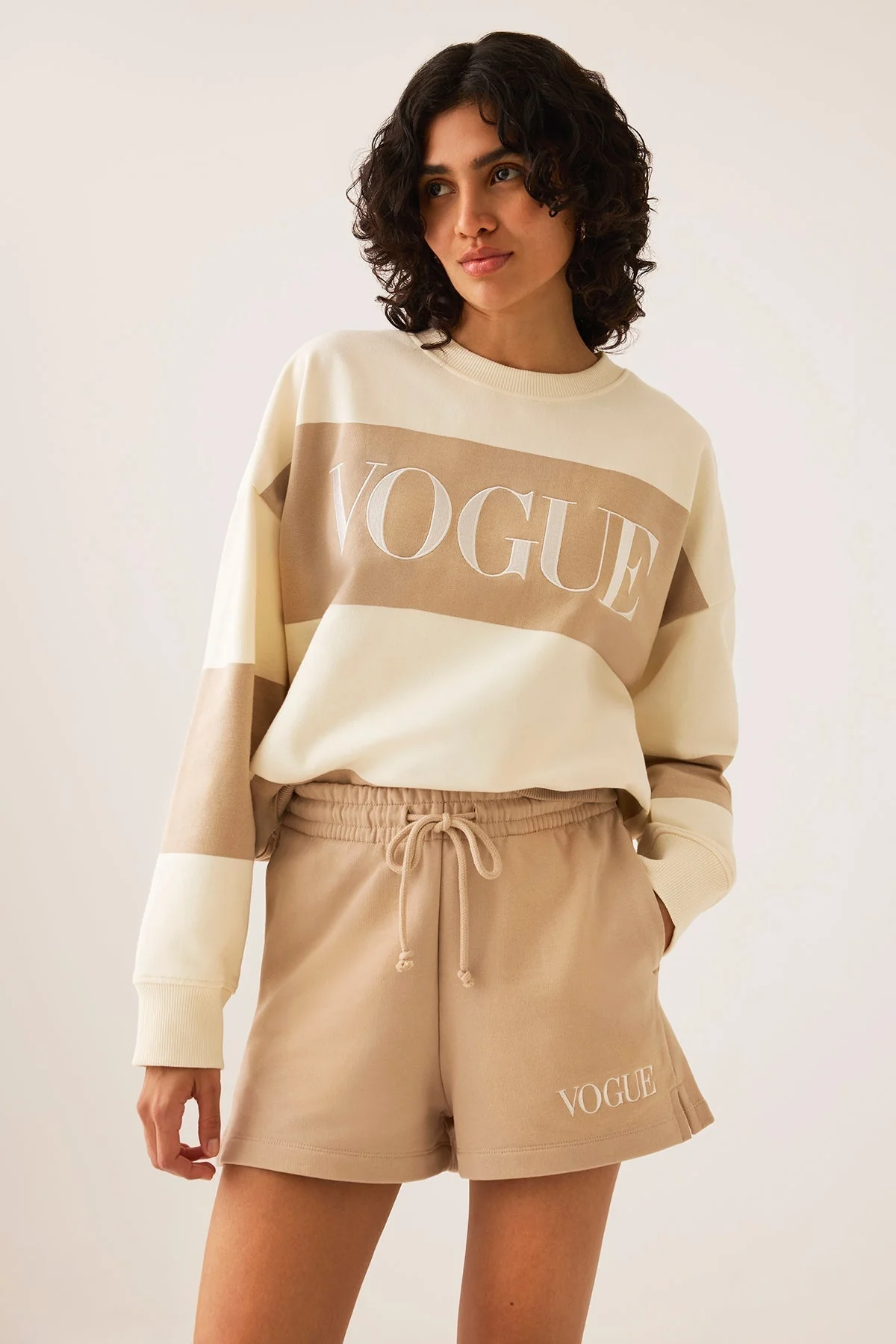 VOGUE Sweatshirt Beige Bold Stripes - Image 3