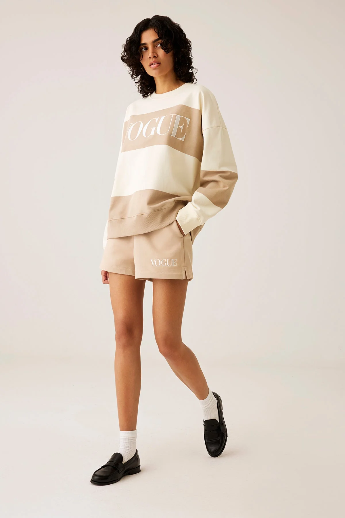 VOGUE Sweatshirt Beige Bold Stripes - Image 4