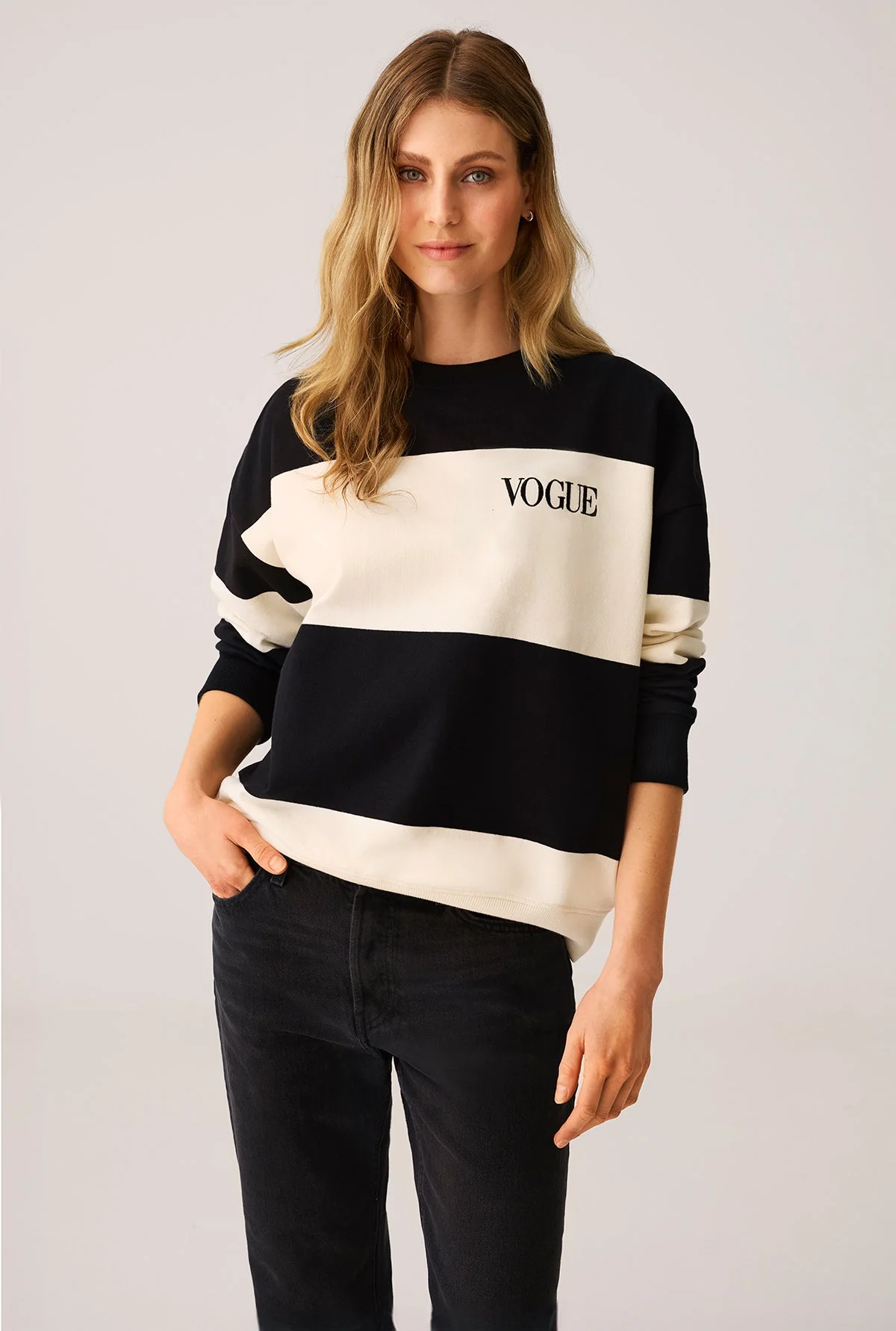 VOGUE Sweatshirt Bold Stripes Black - Image 3