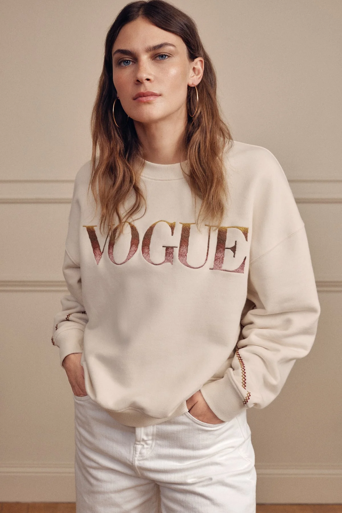 VOGUE Sweatshirt Creme mit Stickereien - Image 3