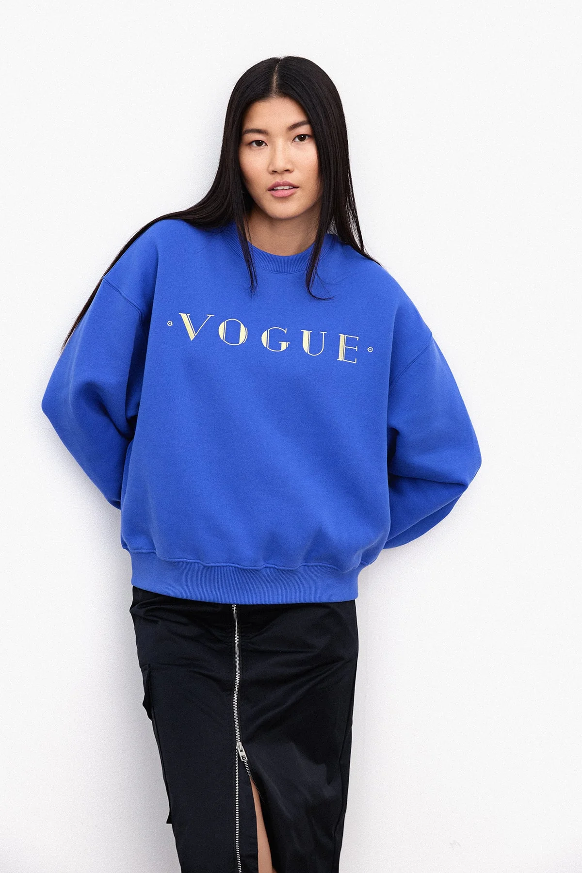 VOGUE Sweatshirt Dove Blue Cover Print - Image 3