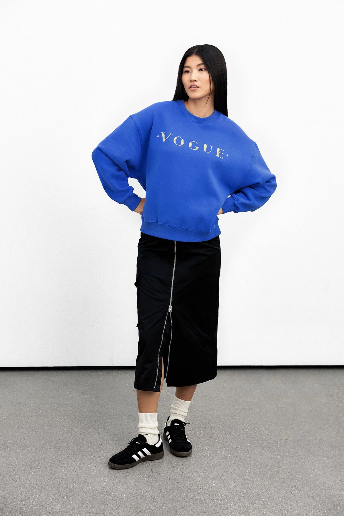 VOGUE Sweatshirt Dove Blue Cover Print - Image 6