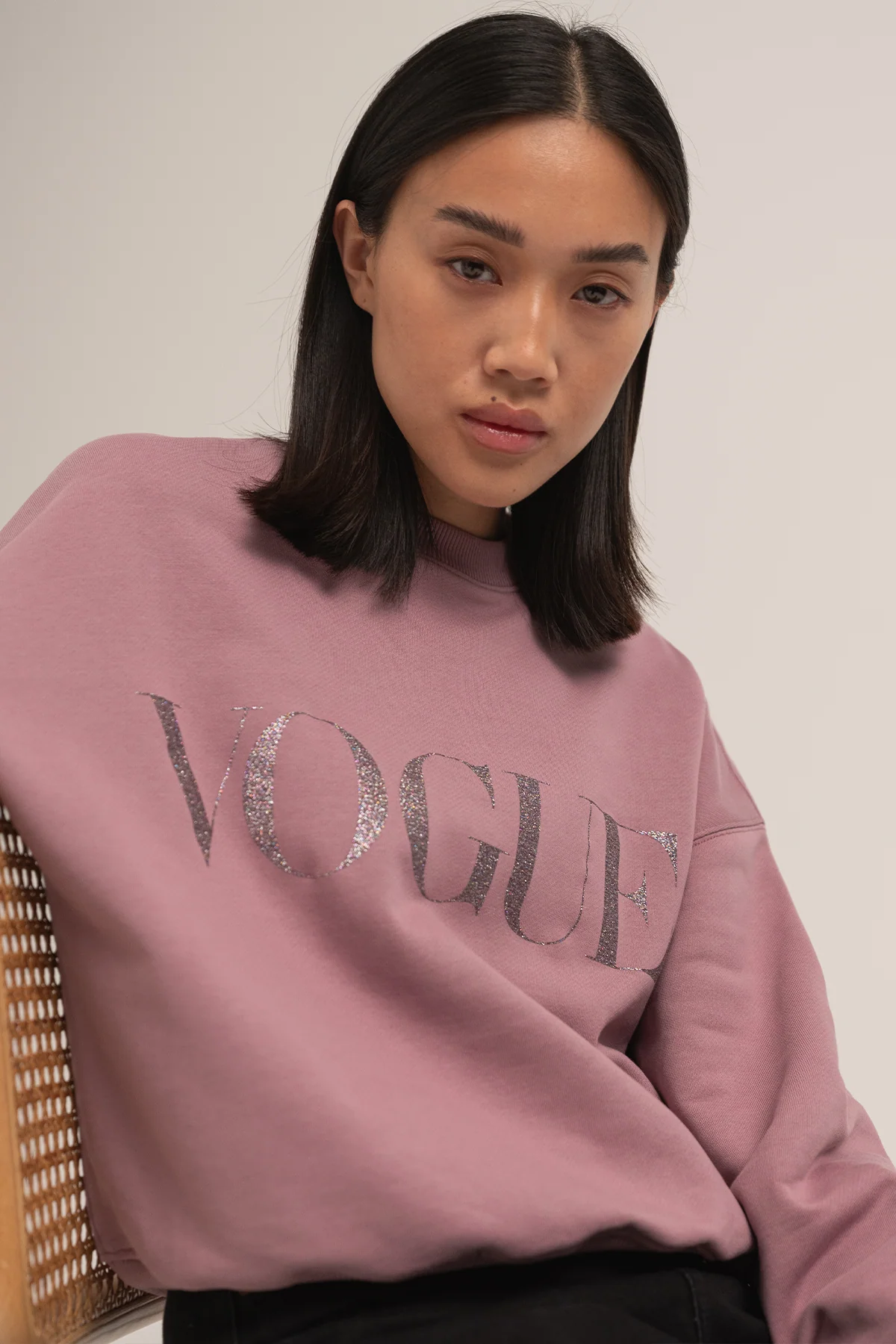 VOGUE Sweatshirt | Mauve Sparkling - Image 4