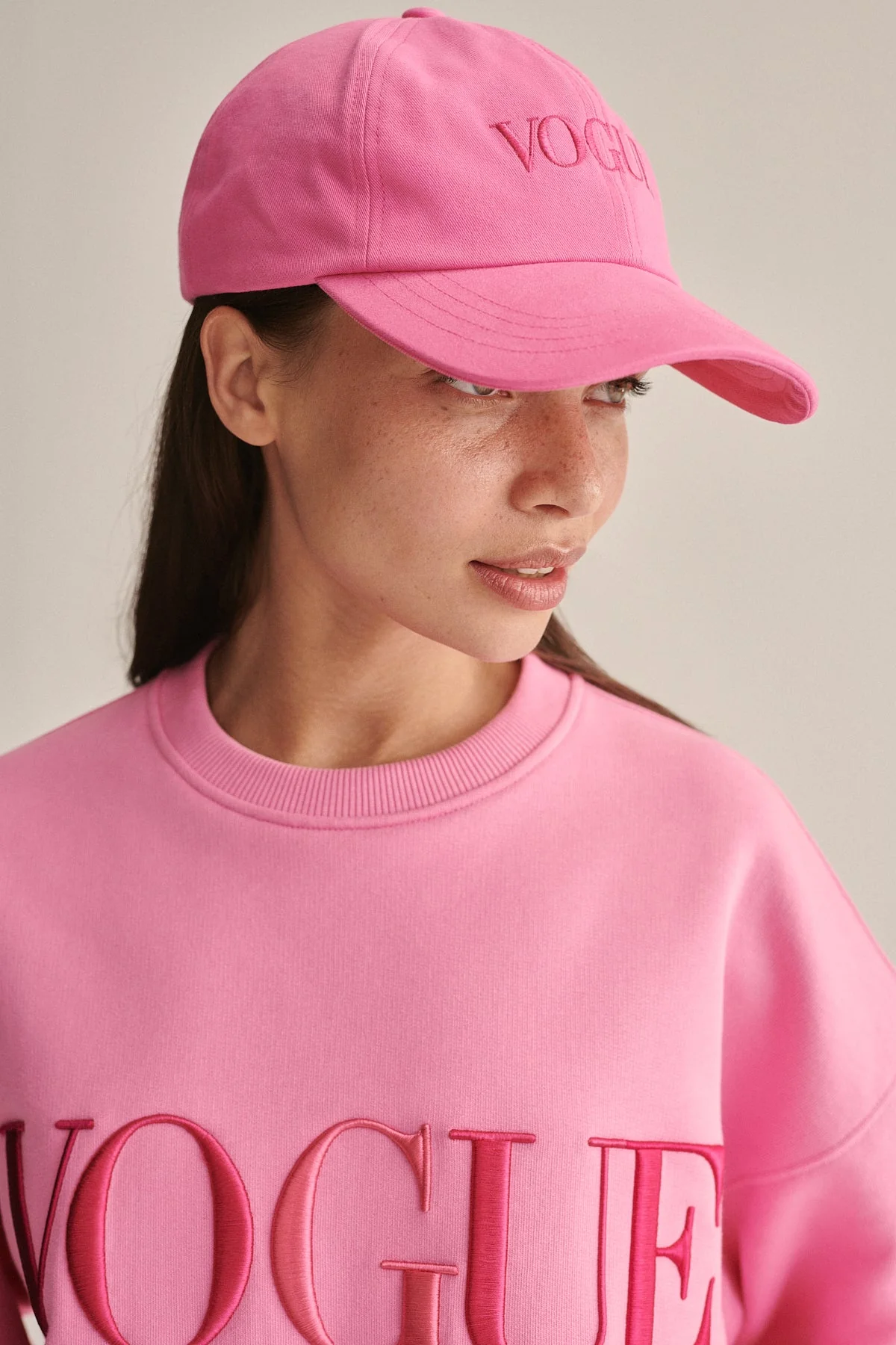 VOGUE Sweatshirt Pink Colorful Embroidered Logo - Image 3
