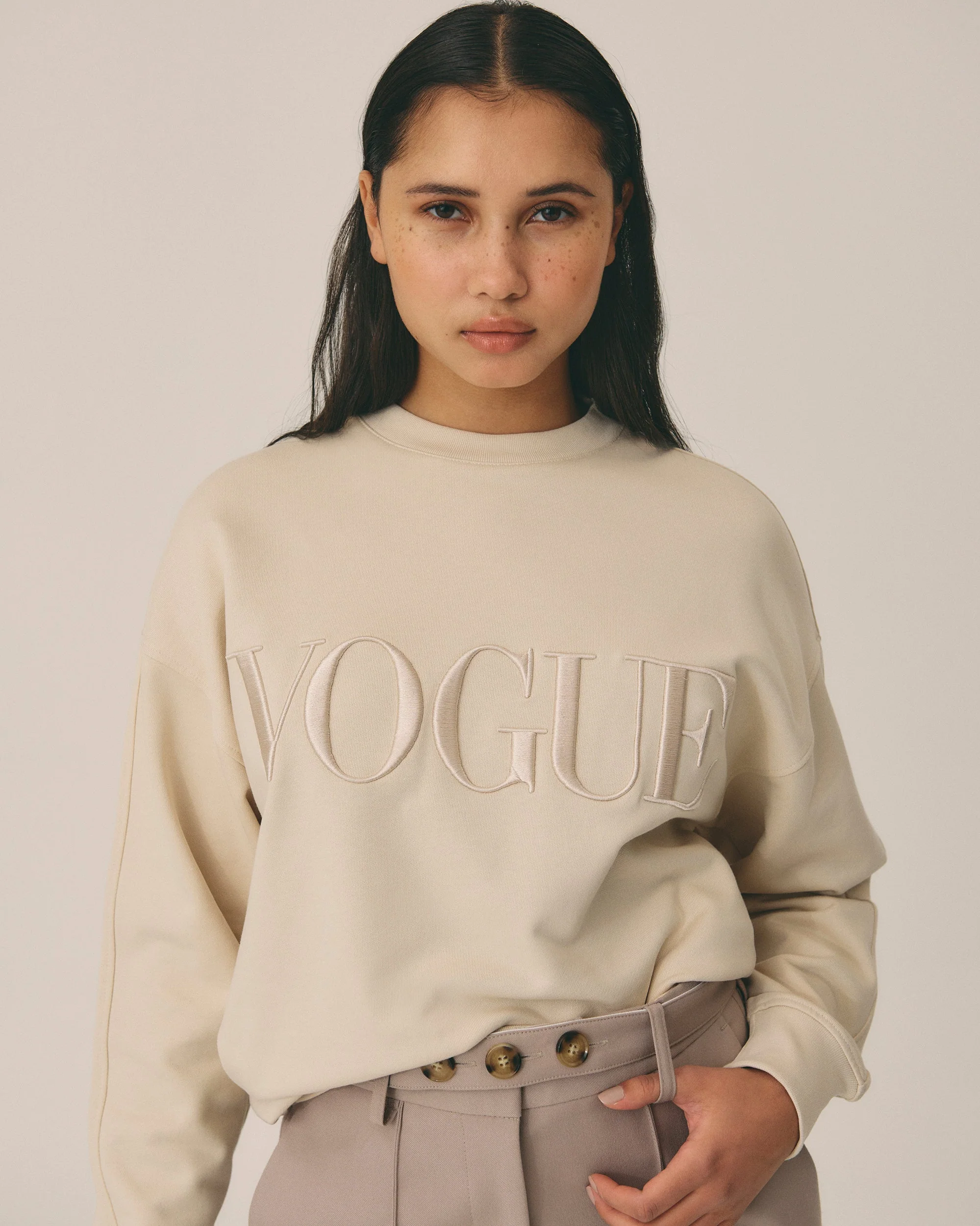 VOGUE Sweatshirt Sandshell Embroidered Logo - Image 4