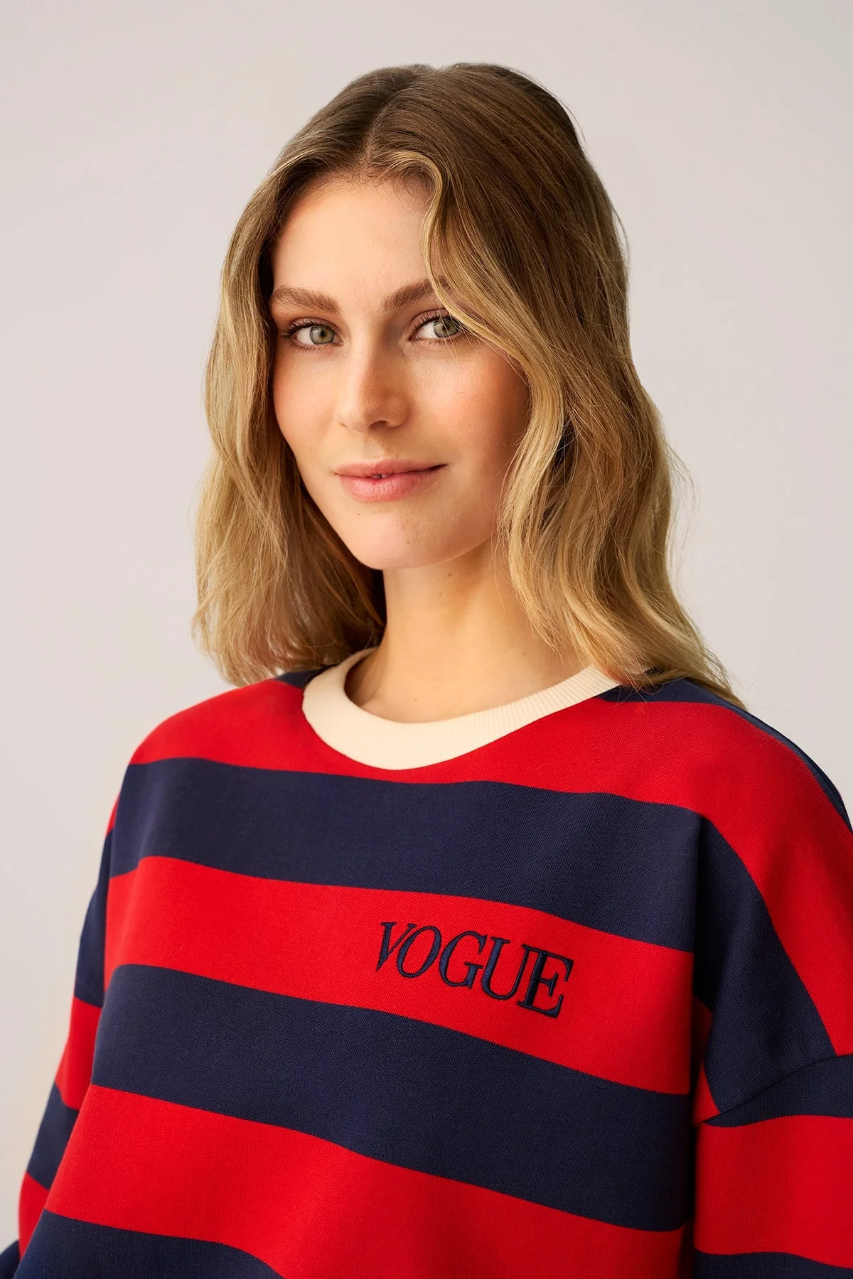 VOGUE Sweatshirt Stripes | Navy Red - Image 5