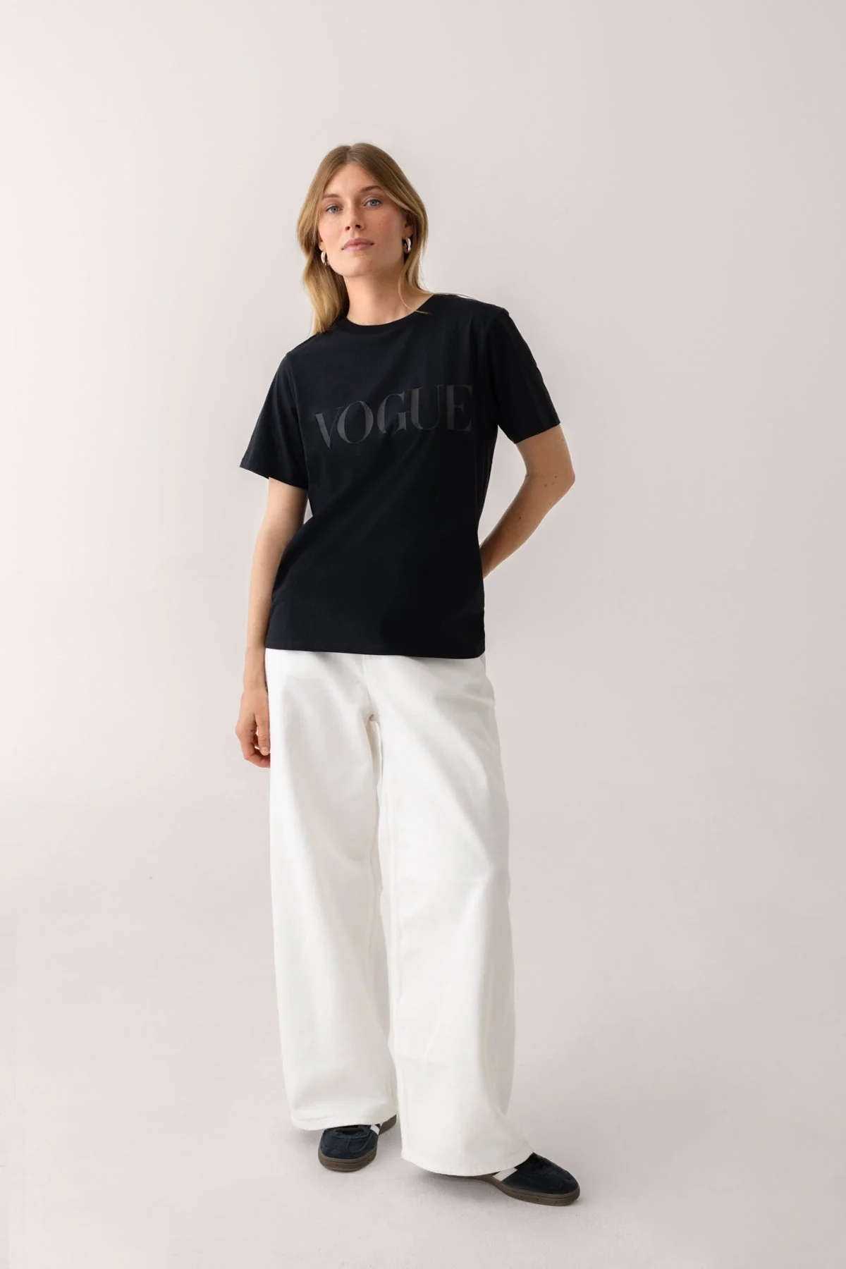 VOGUE T-Shirt Black Tonal Logo - Image 5