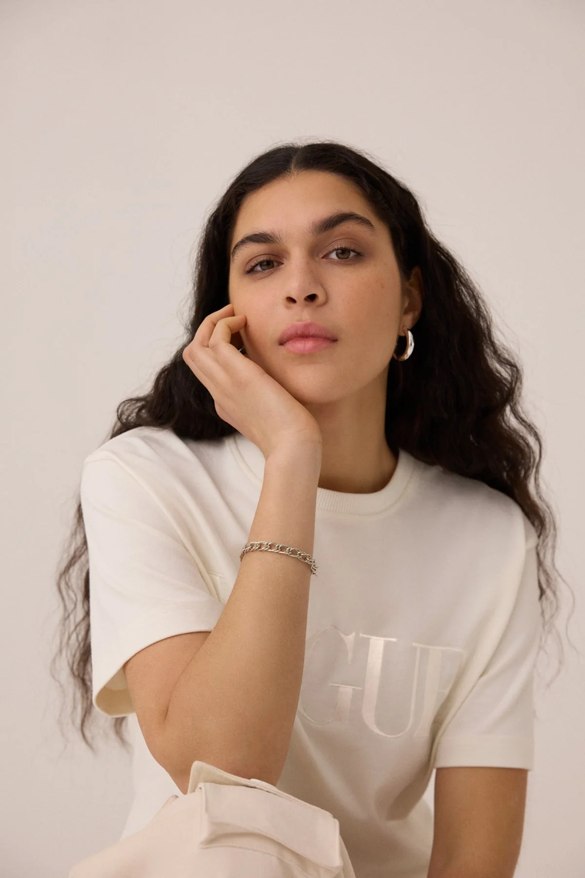 VOGUE T-Shirt Light Cream Embroidered Logo - Image 3
