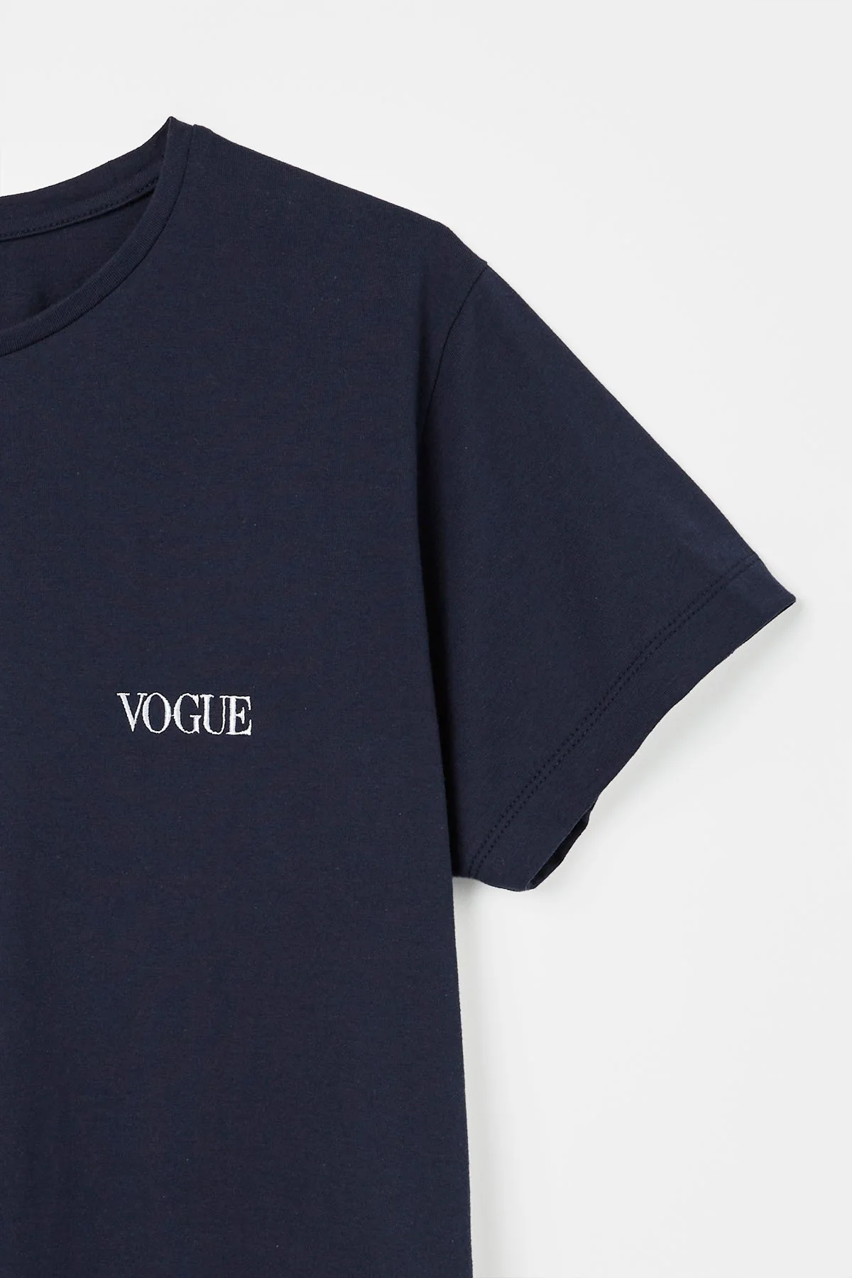 『VOGUE』ロゴ トゥルーコットン Tシャツ ネイビー - Image 6