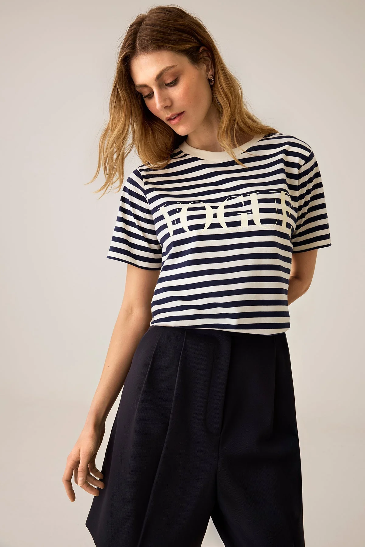 VOGUE T-Shirt Stripes | Navy - Image 3