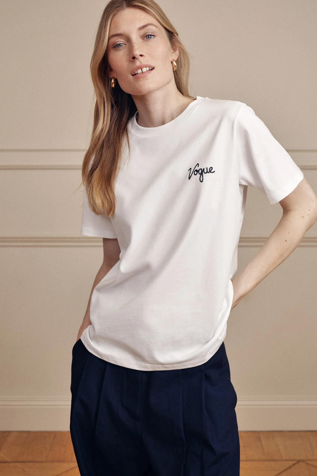 VOGUE T-Shirt White Small Embroidered Logo - Image 2