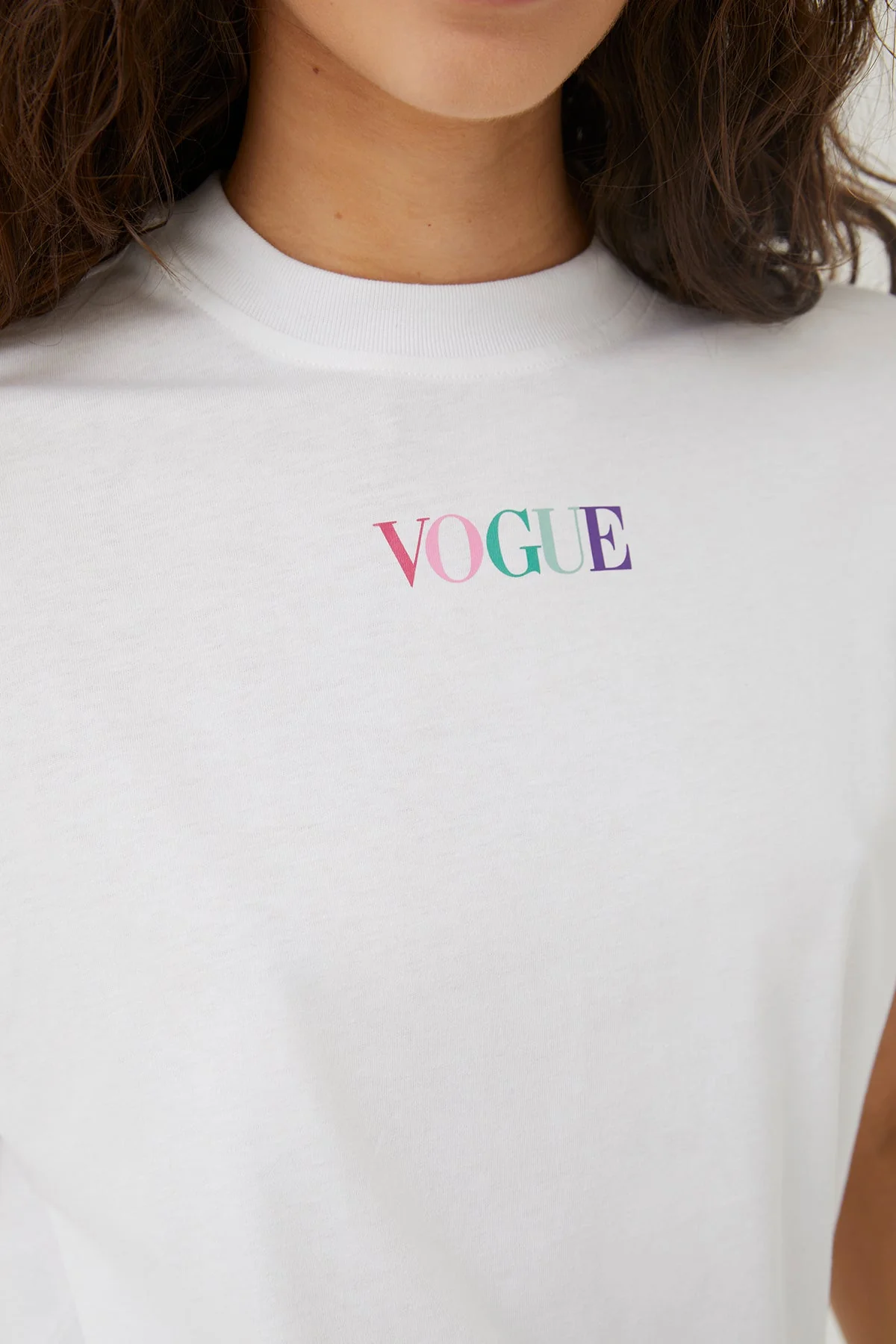 VOGUE T-Shirt White Small Embroidered Rainbow Logo - Image 4