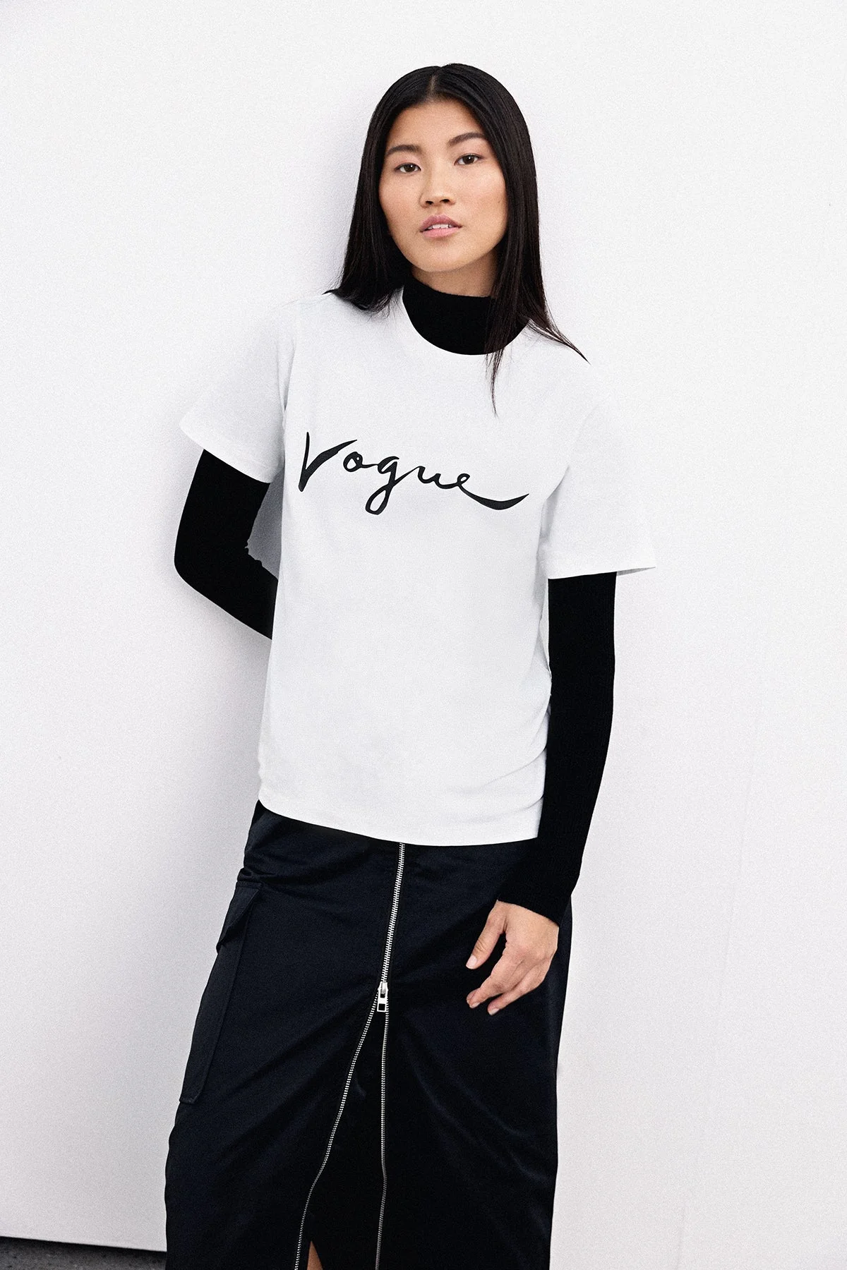 VOGUE T-Shirt White Vintage Logo - Image 2
