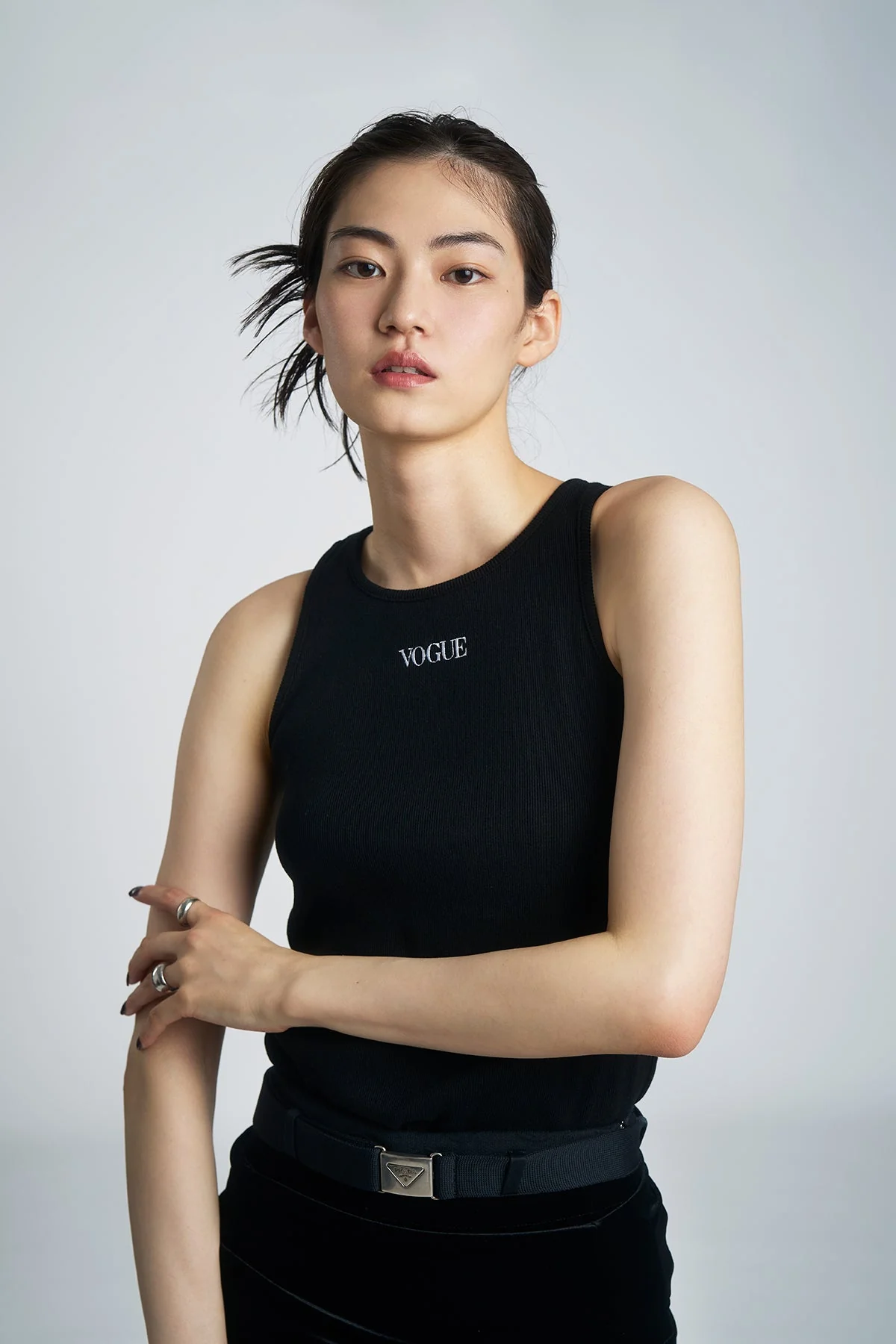 『VOGUE』ロゴ トゥルーコットン タンクトップ ブラック - Image 2